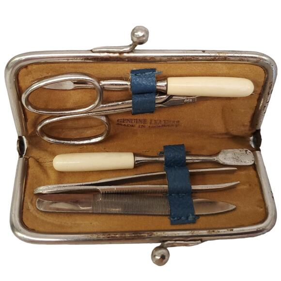 Vintage Manicure Set Made in Germany 1940s Style Vintage Manicure Set Leather - Picture 14 of 14